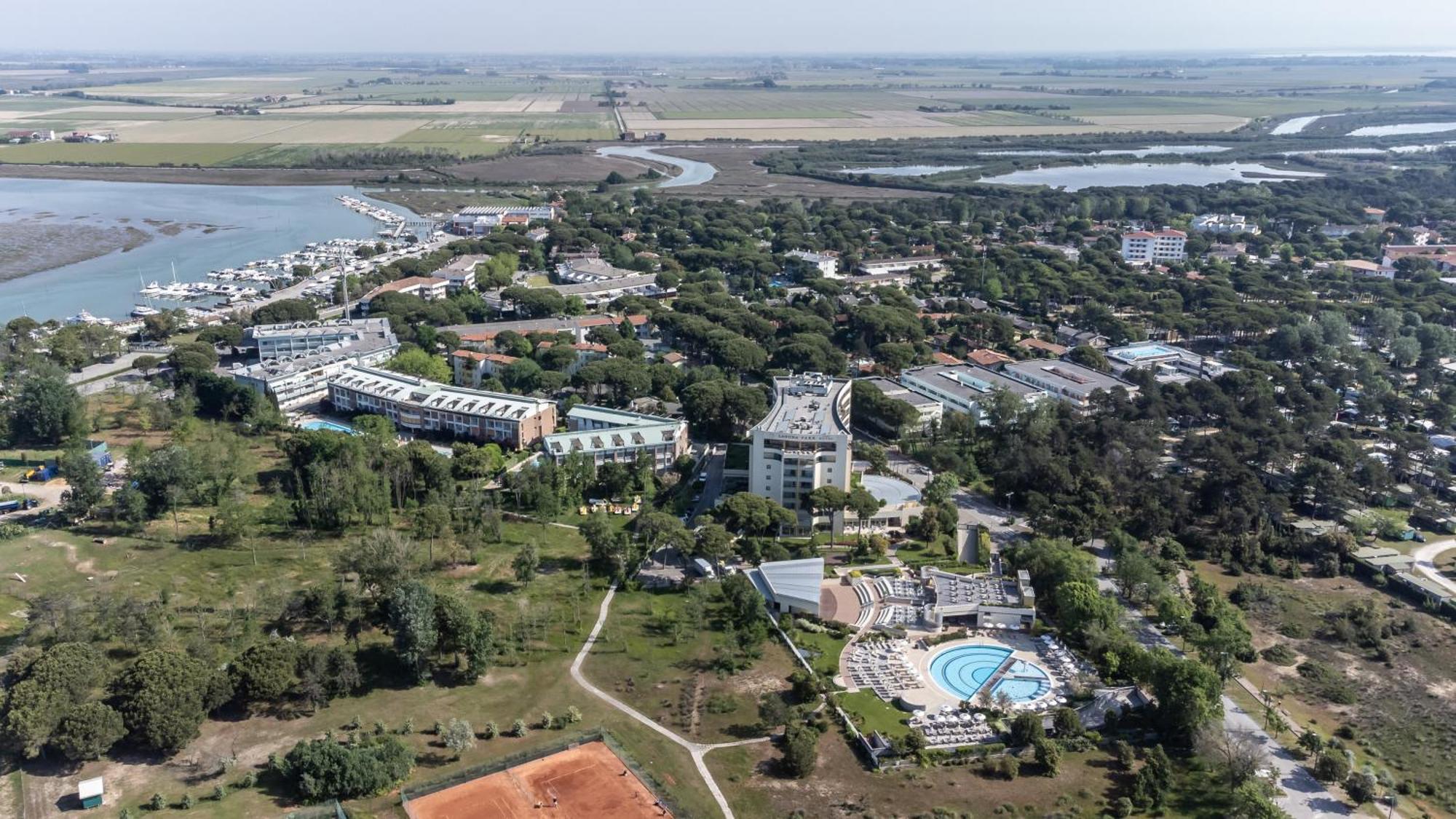 Laguna Park Hotel 4Superior Bibione Exterior photo